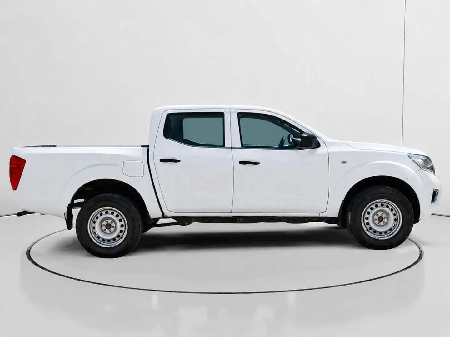Nissan Navara 2.3dCi Doble Cabina Visia Blanco - 2