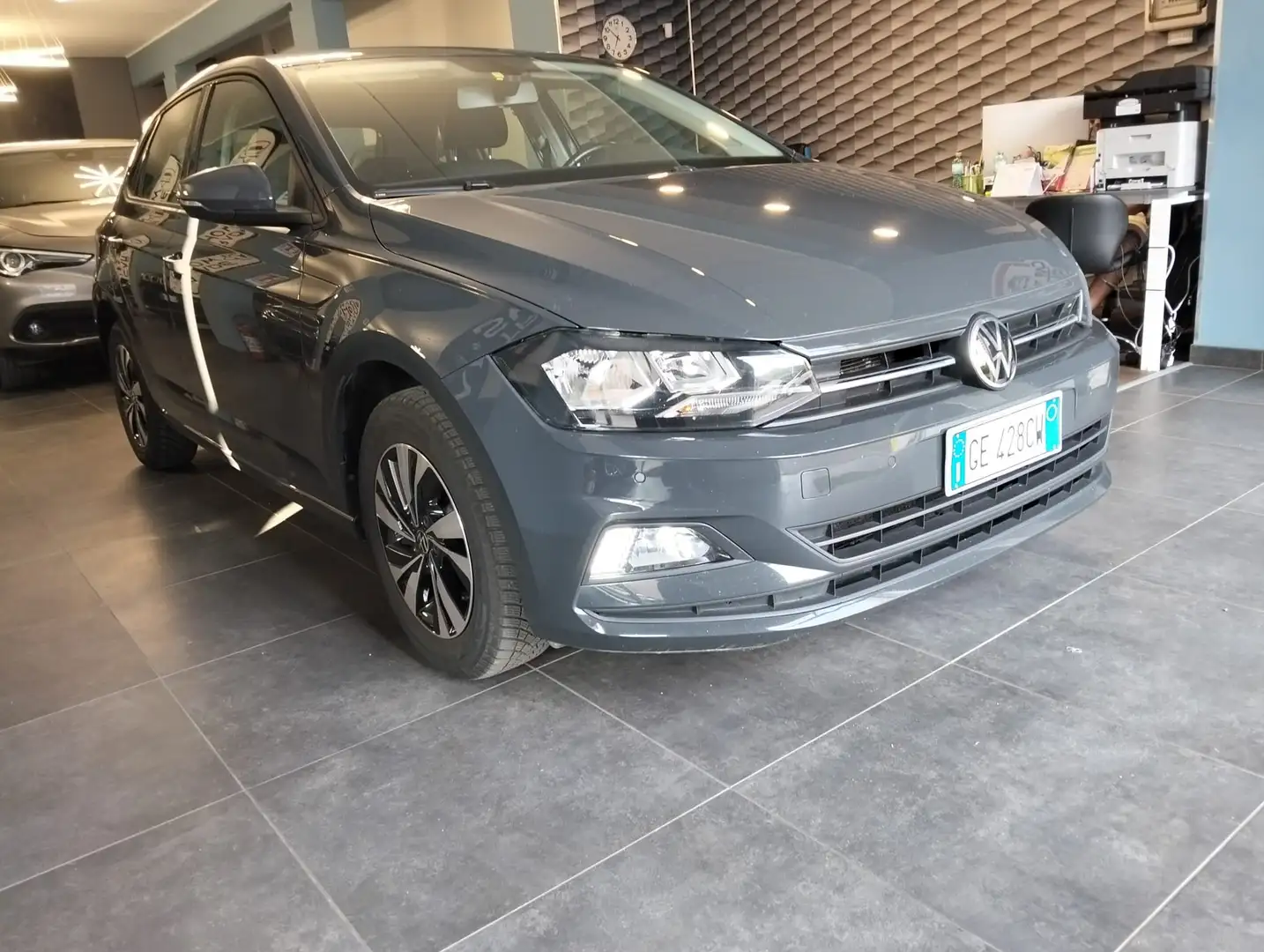 Volkswagen Polo 5p 1.0 tsi Comfortline 95cv Nero - 1