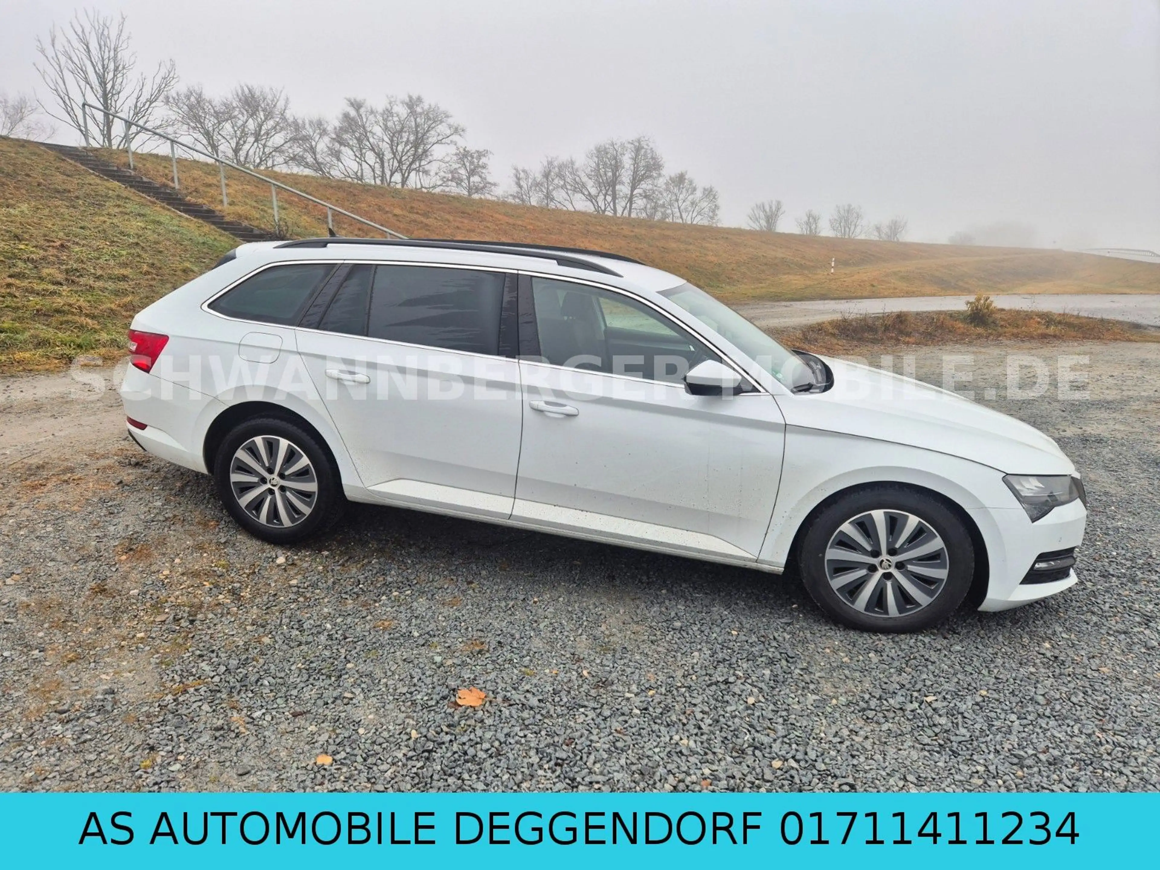 Skoda Superb Combi Ambition-LED-KAMERA-6.GANGGETRIEBE- — photo 12