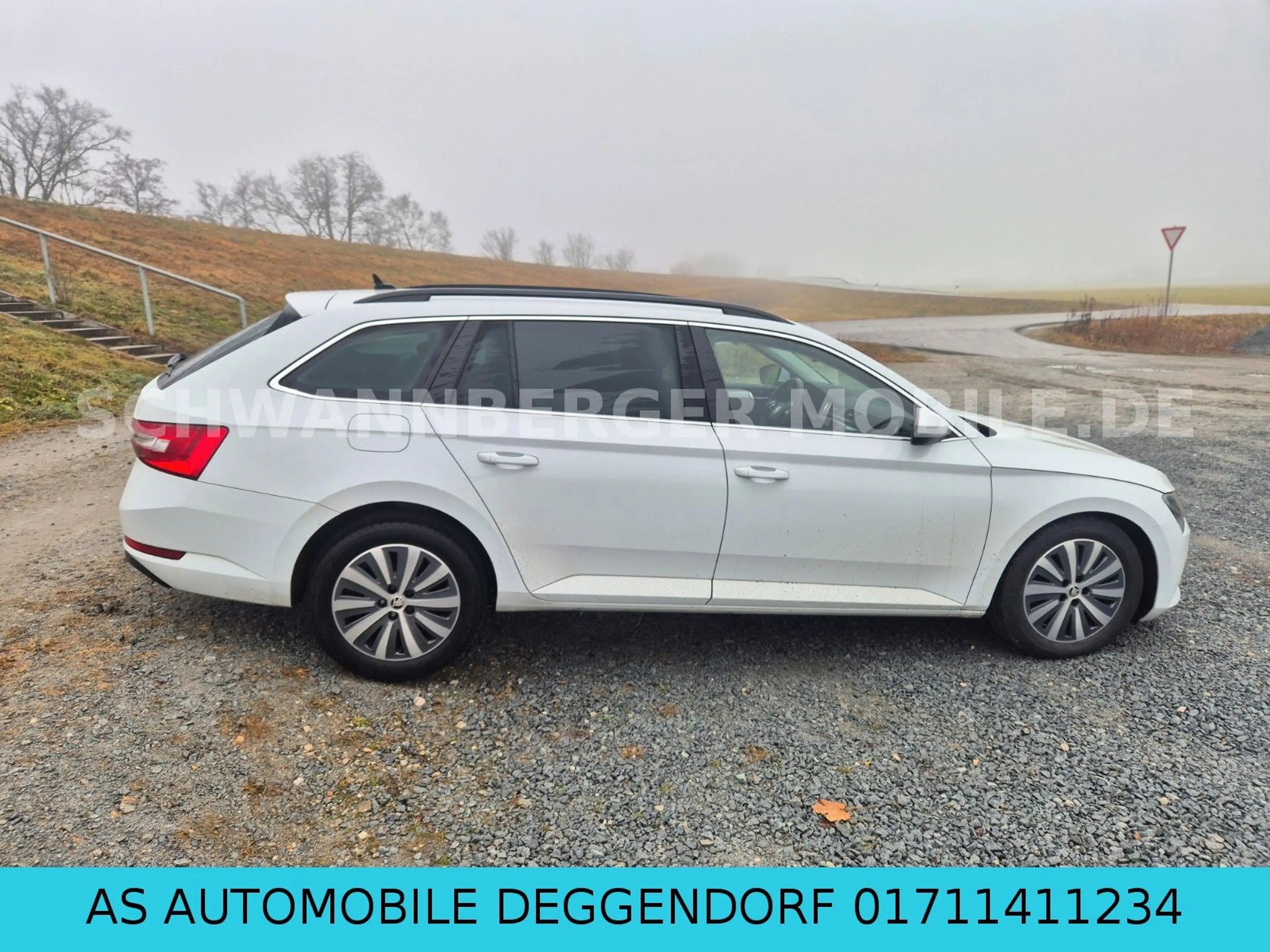Skoda Superb Combi Ambition-LED-KAMERA-6.GANGGETRIEBE- — photo 4