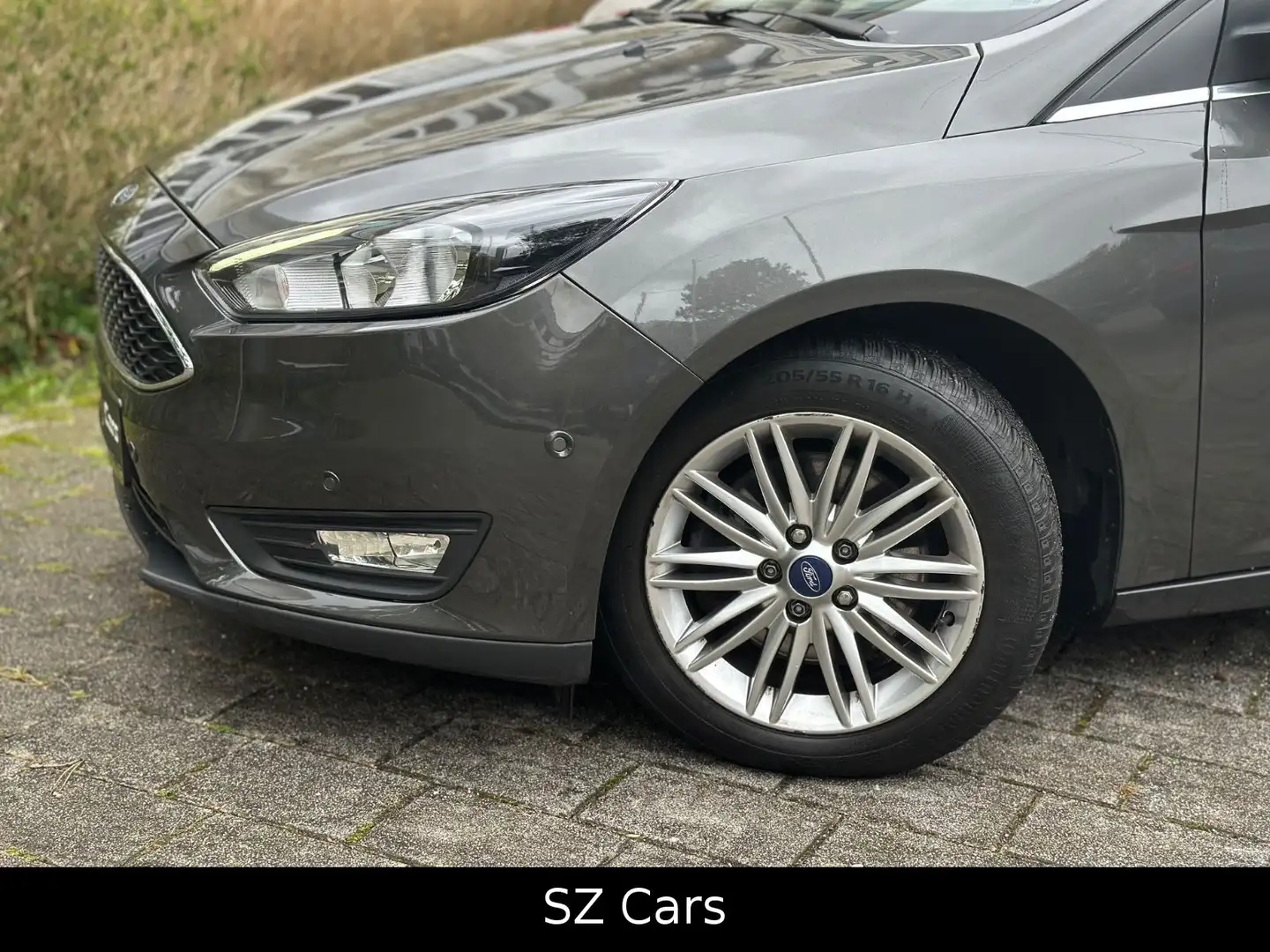 Ford Focus Turnier 1,5 Cool & Connect*Aut.* Gris - 2