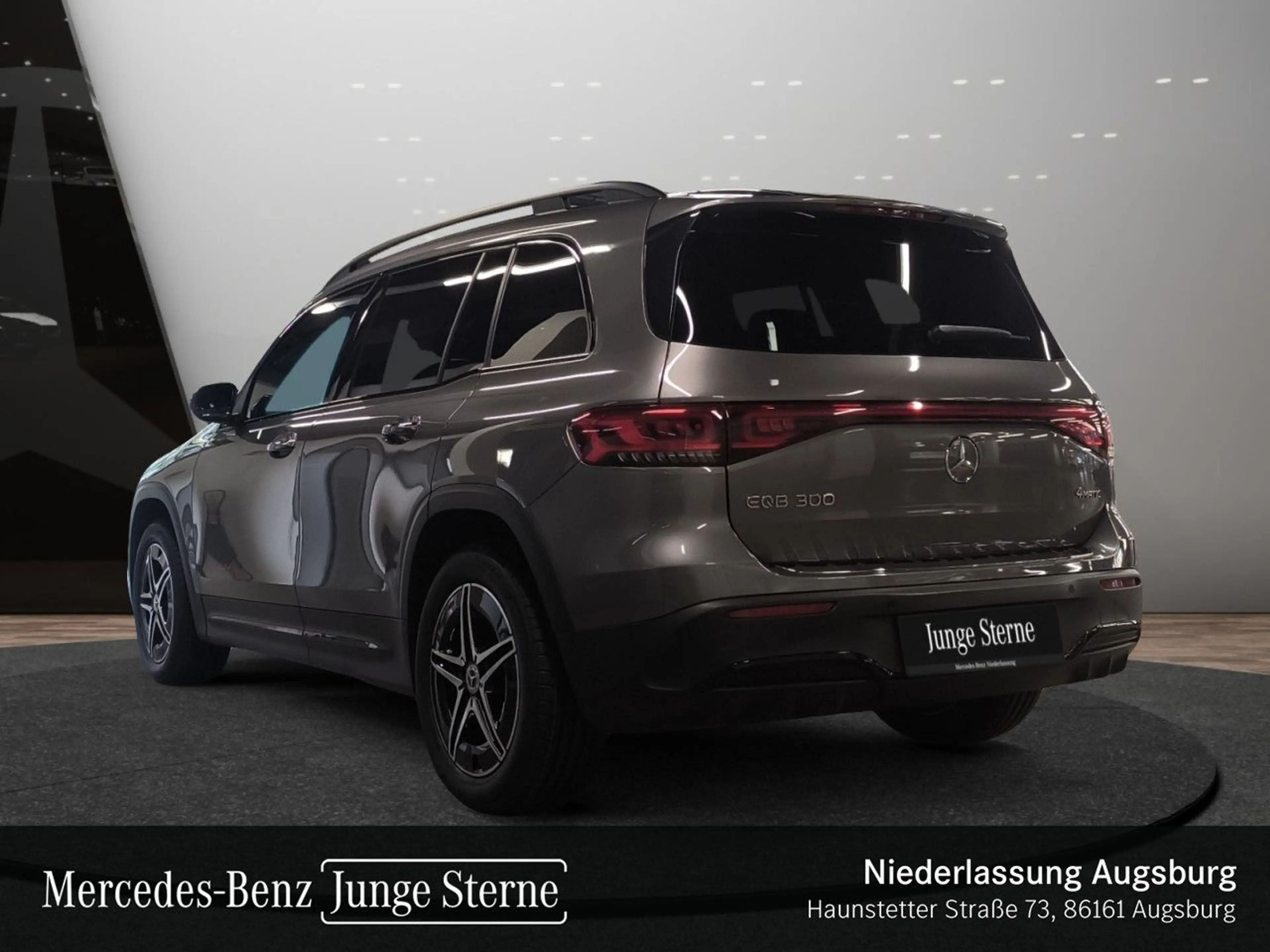 Mercedes-Benz EQB 300 4M AMG+NIGHT+PLUS-PAKET+PANO+KAMERA+MEMORY — photo 10