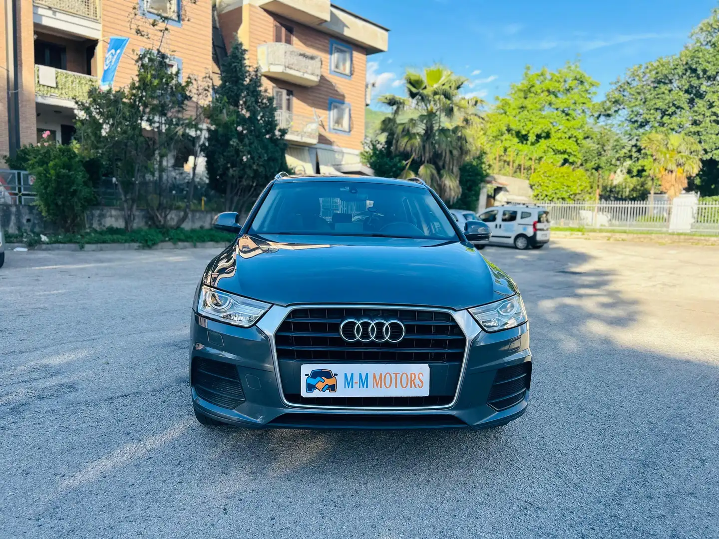 Audi Q3 Q3 2.0 tdi 150cv Grijs - 1