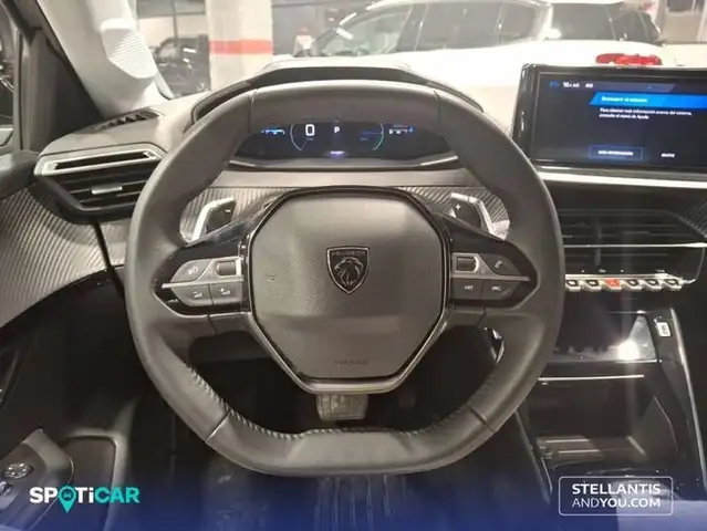 Peugeot 208 view 13