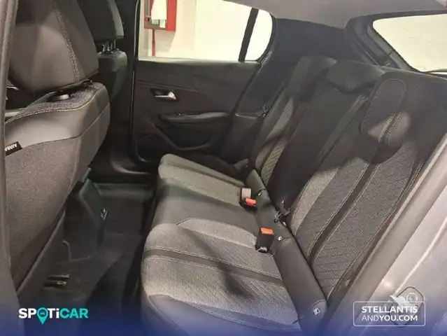 Peugeot 208 view 10