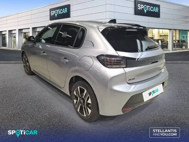 Peugeot 208 view 5