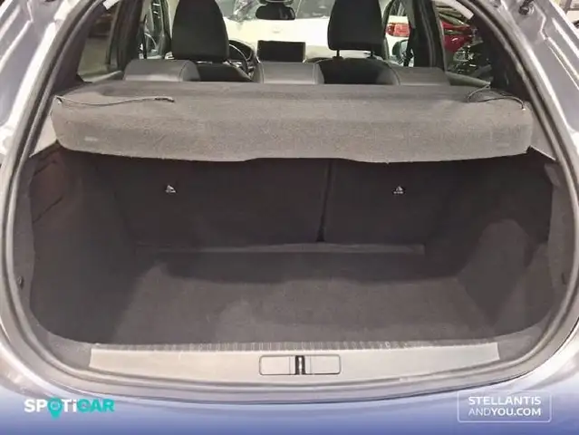 Peugeot 208 view 6