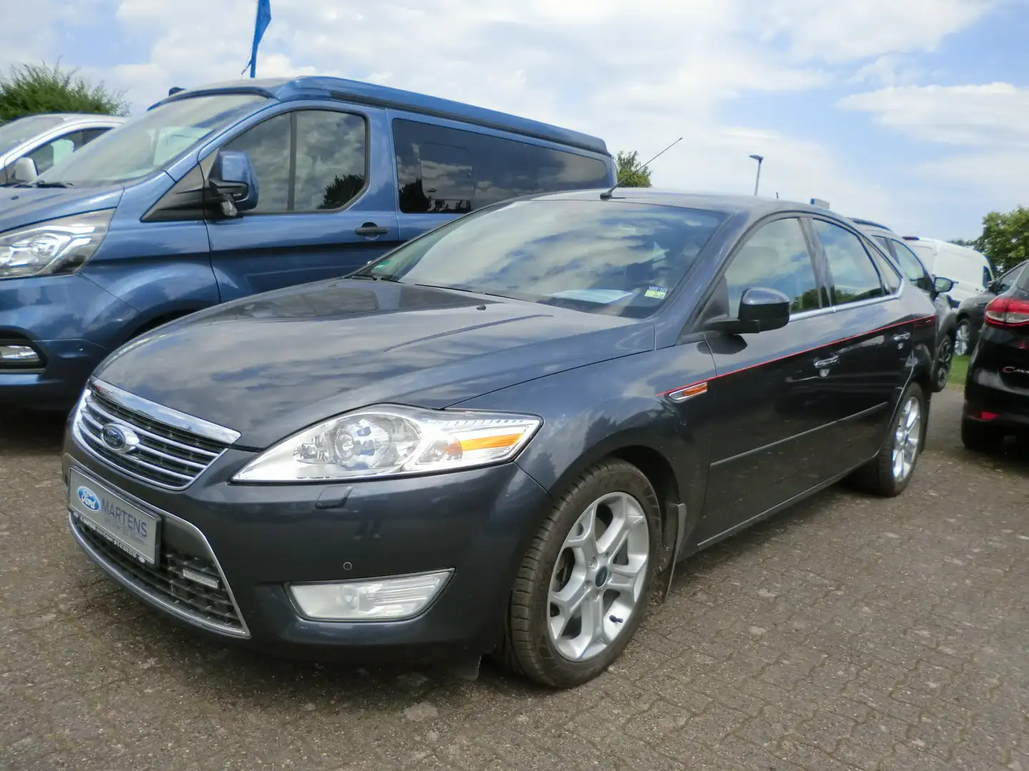 Ford Mondeo Ghia X Automatik Grau - 1