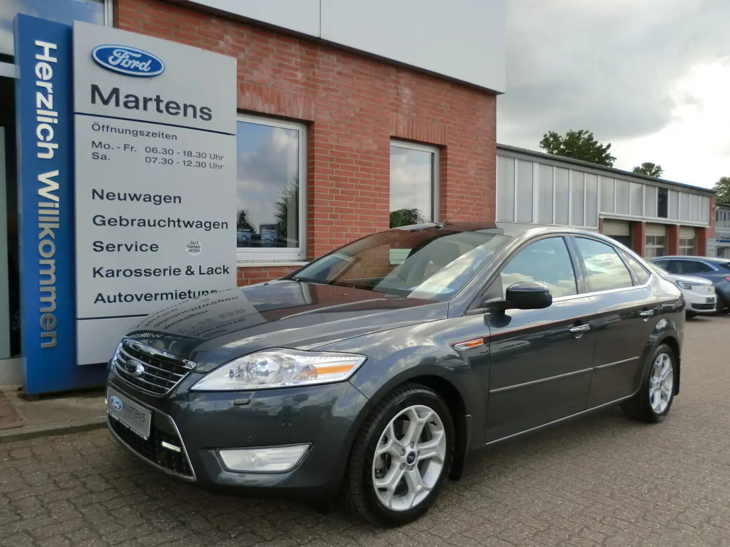 Ford Mondeo Ghia X  | Automatik Grau - 1