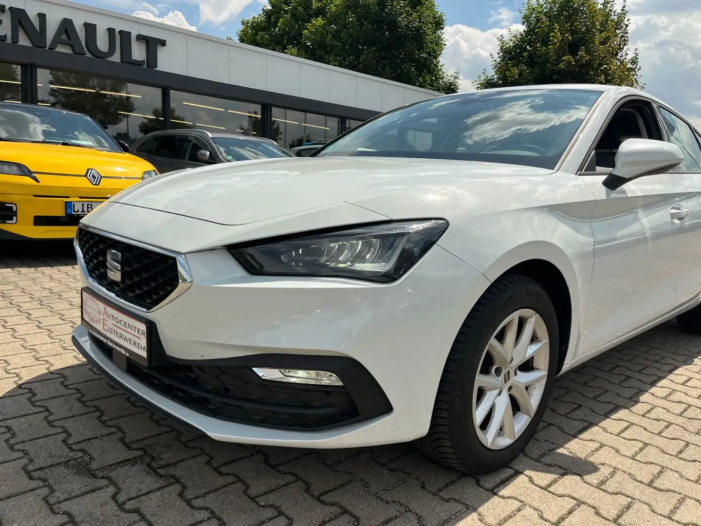 SEAT Leon 1.0 eTSI DSG Style Weiß - 2