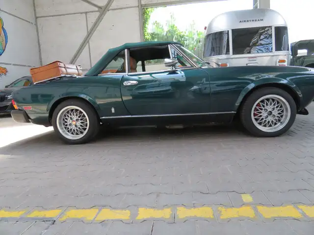 Fiat 124 Spider