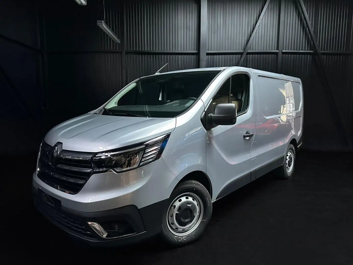 Renault Trafic L1H1 DCI 130 ADVANCE - CARPLAY - CAMERA - CLIM - Gris - 1