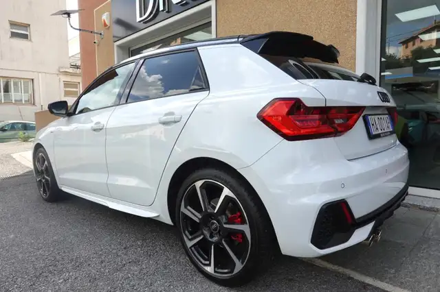 Audi A1 view 3