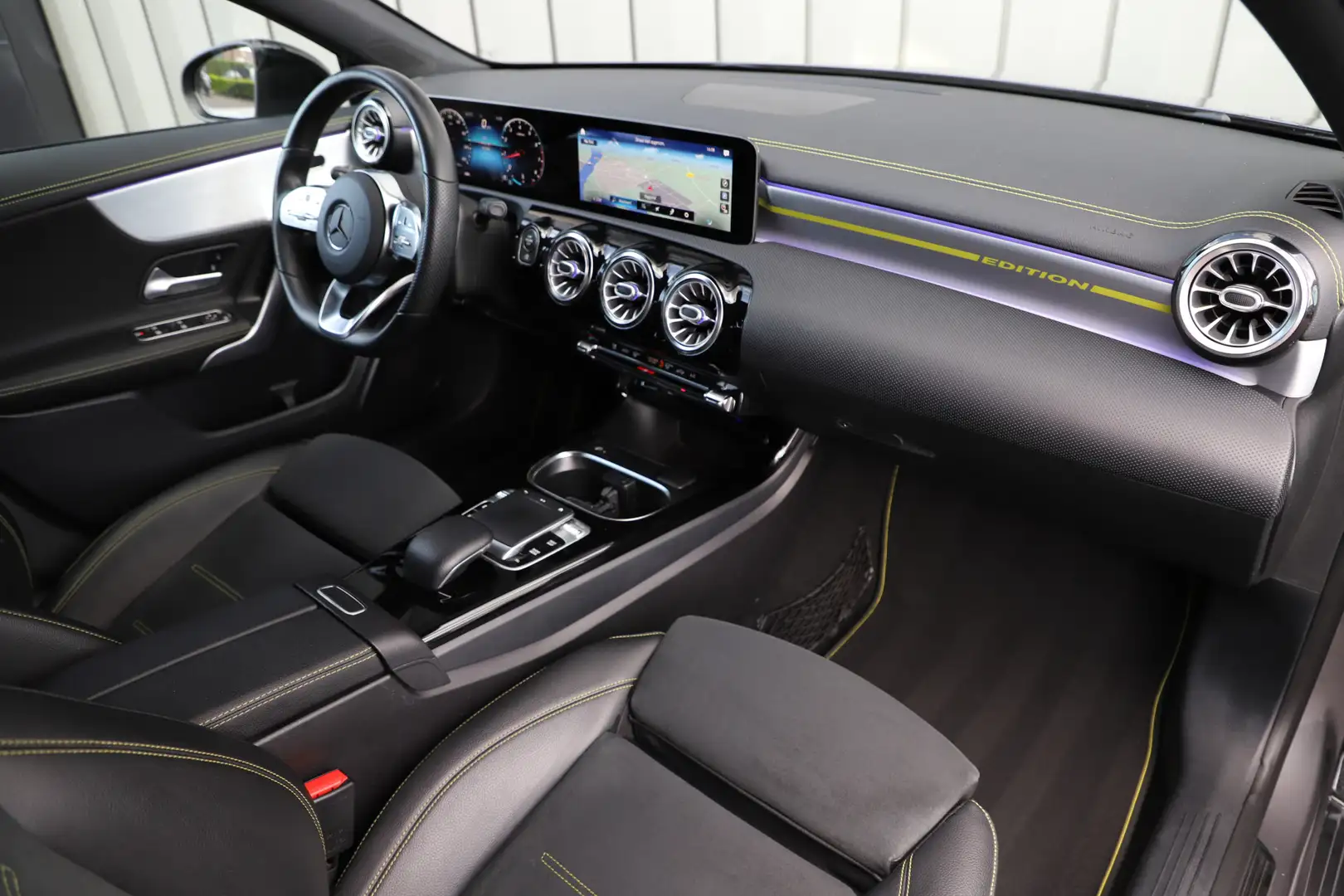 Mercedes-Benz A 200 AMG Edition 1 | 163PK | Sfeerverlichting | Led | W Gris - 2