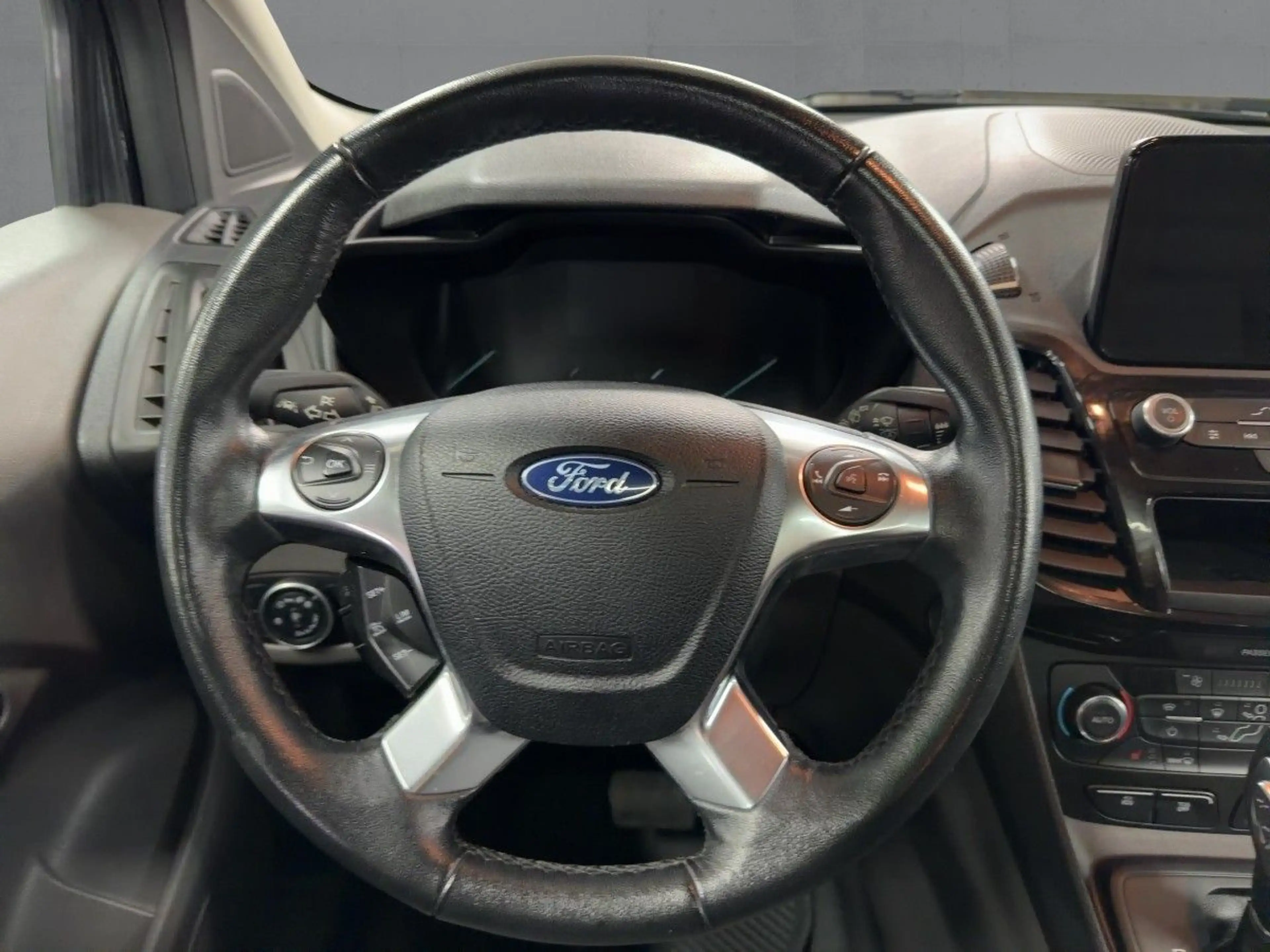 Ford Grand Tourneo Connect 1.5TDCi TITANIUM SITZE 7 — photo 10