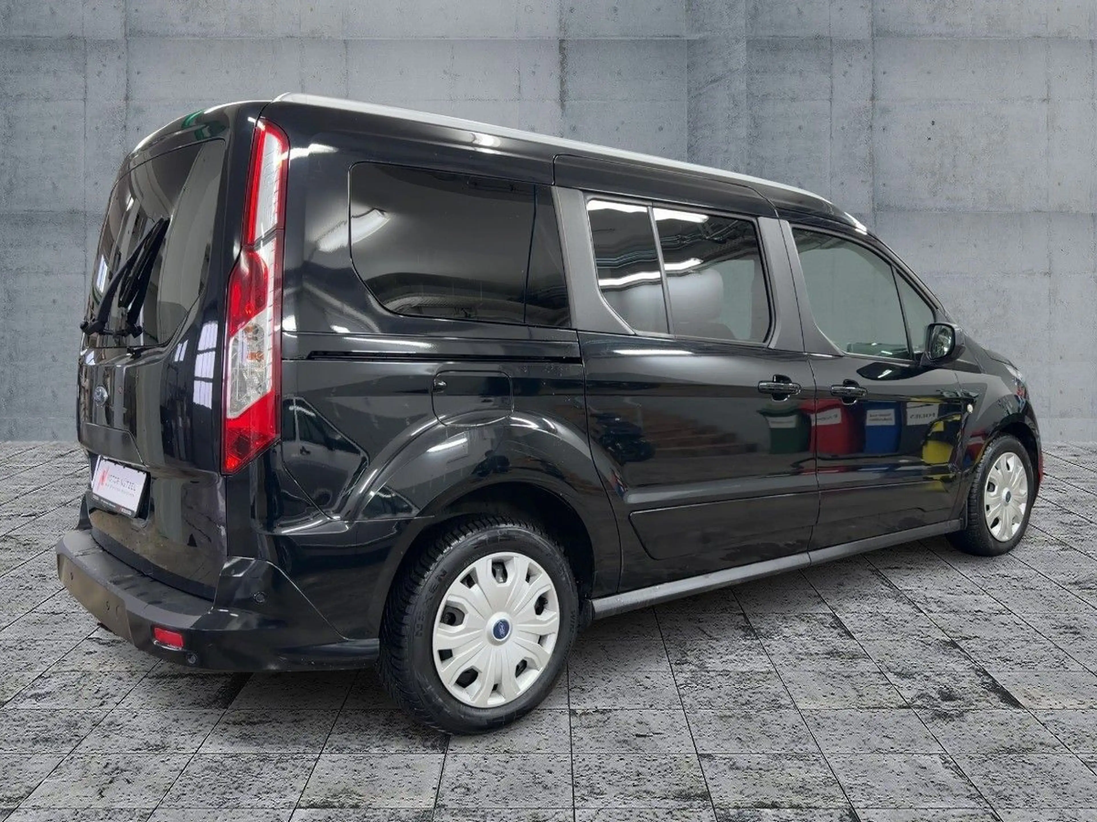 Ford Grand Tourneo Connect 1.5TDCi TITANIUM SITZE 7 — photo 6