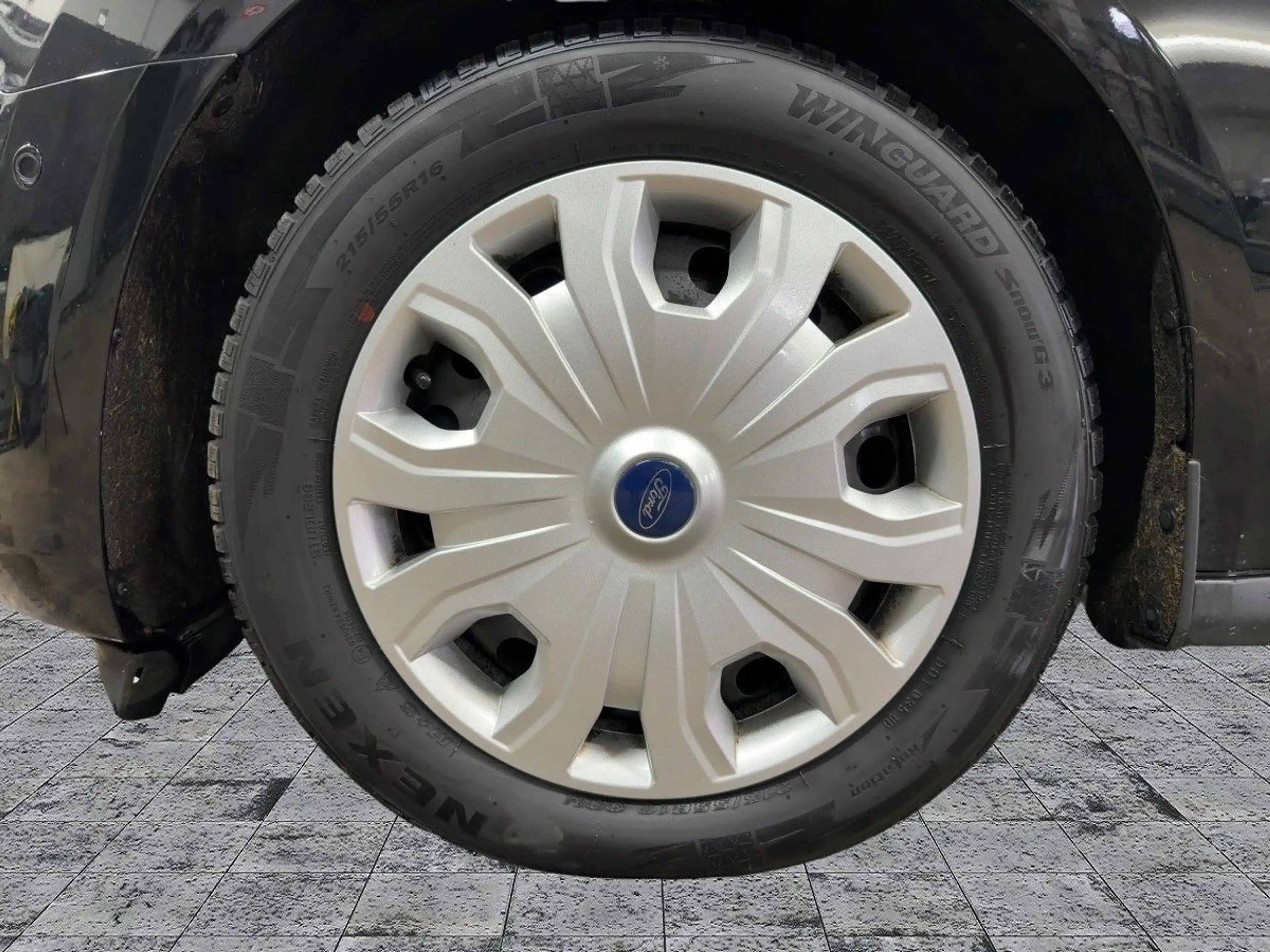 Ford Grand Tourneo Connect 1.5TDCi TITANIUM SITZE 7 — photo 8