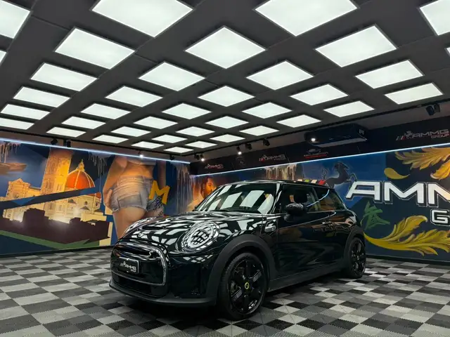 MINI Cooper E Mini Cooper SE Resolute (990)