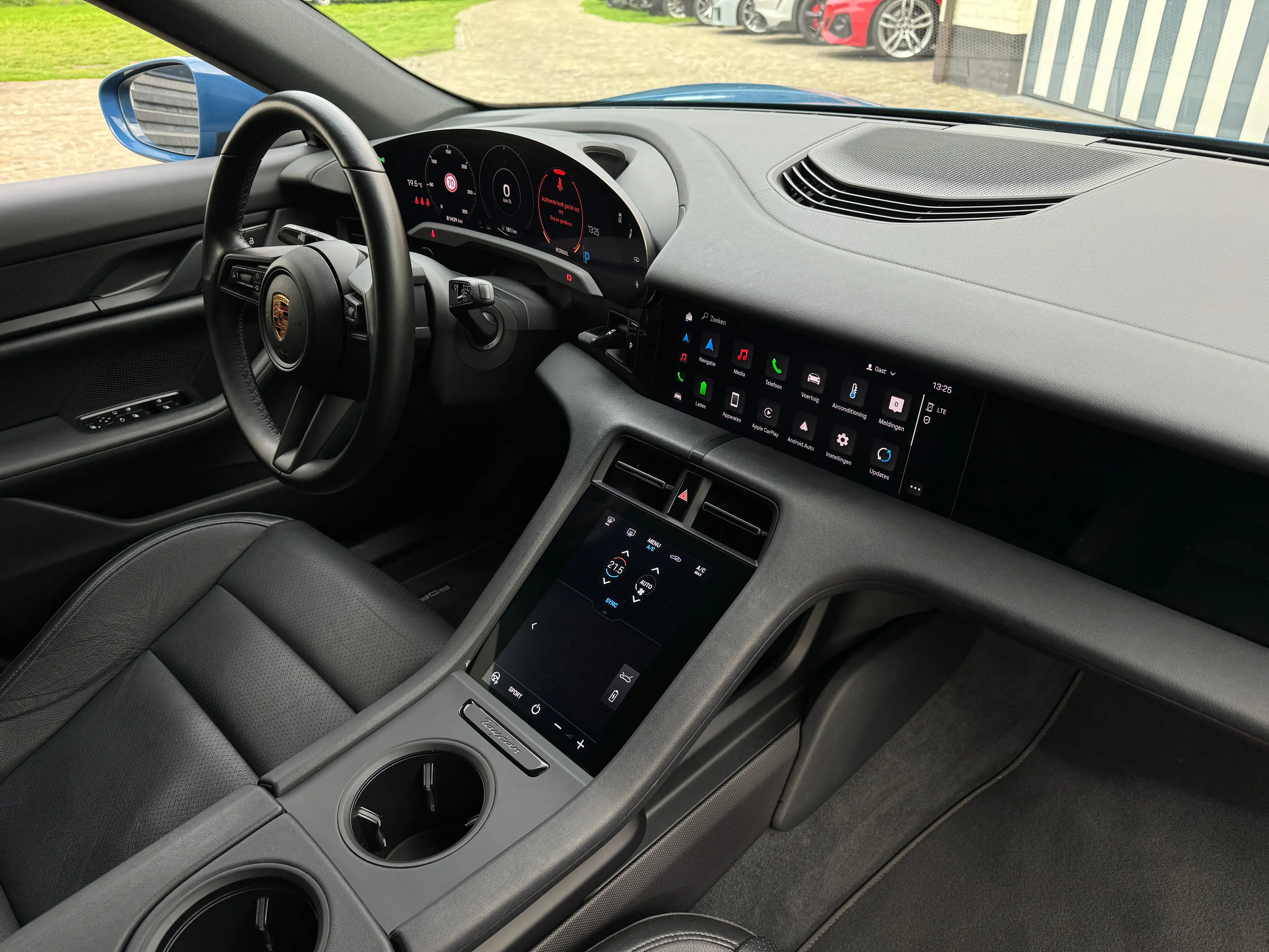 Porsche Taycan 4 Cross Turismo - 93.4 kWh - NO VAT - 05/2022 — photo 8
