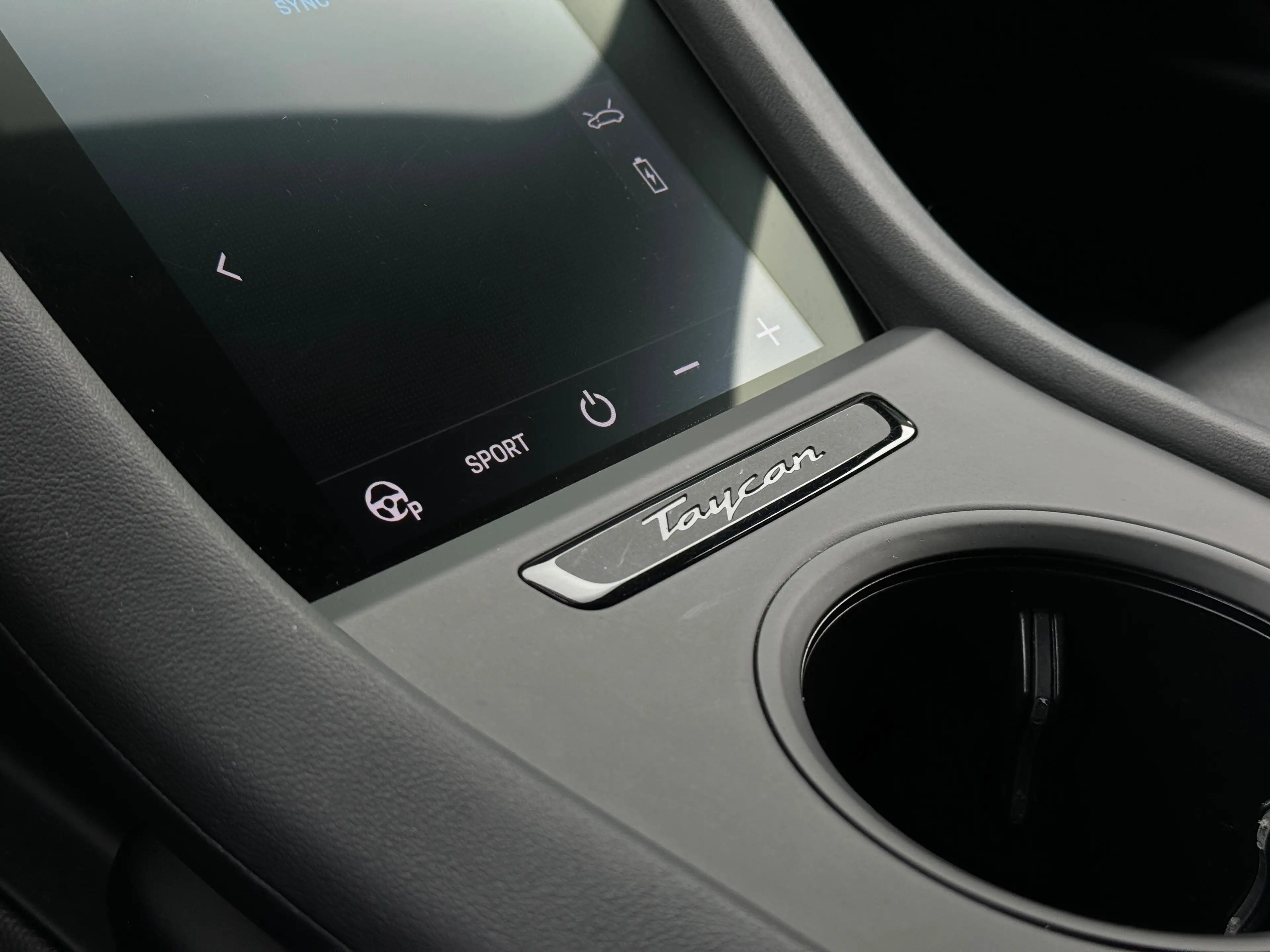 Porsche Taycan 4 Cross Turismo - 93.4 kWh - NO VAT - 05/2022 — photo 11