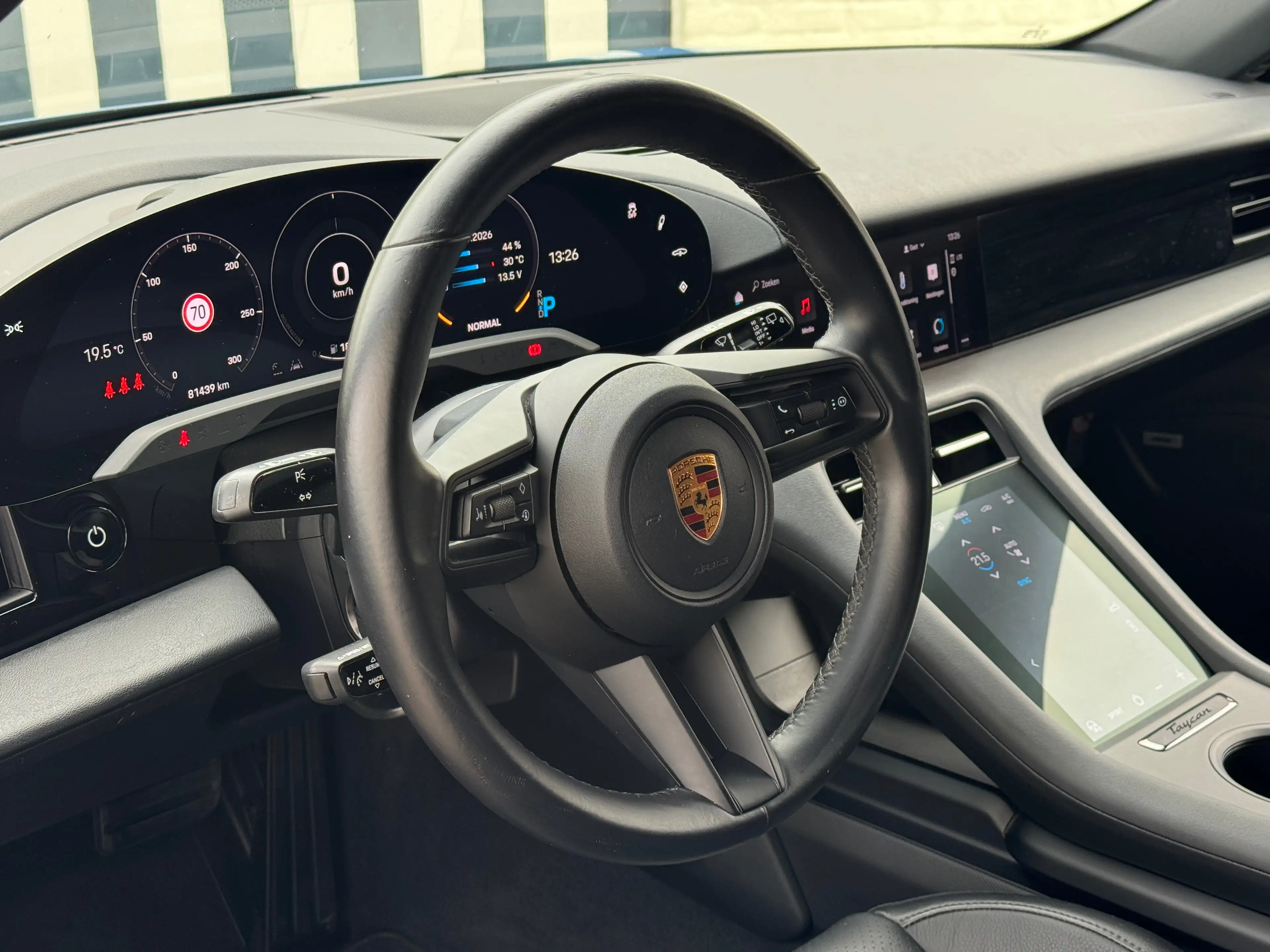 Porsche Taycan 4 Cross Turismo - 93.4 kWh - NO VAT - 05/2022 — photo 10
