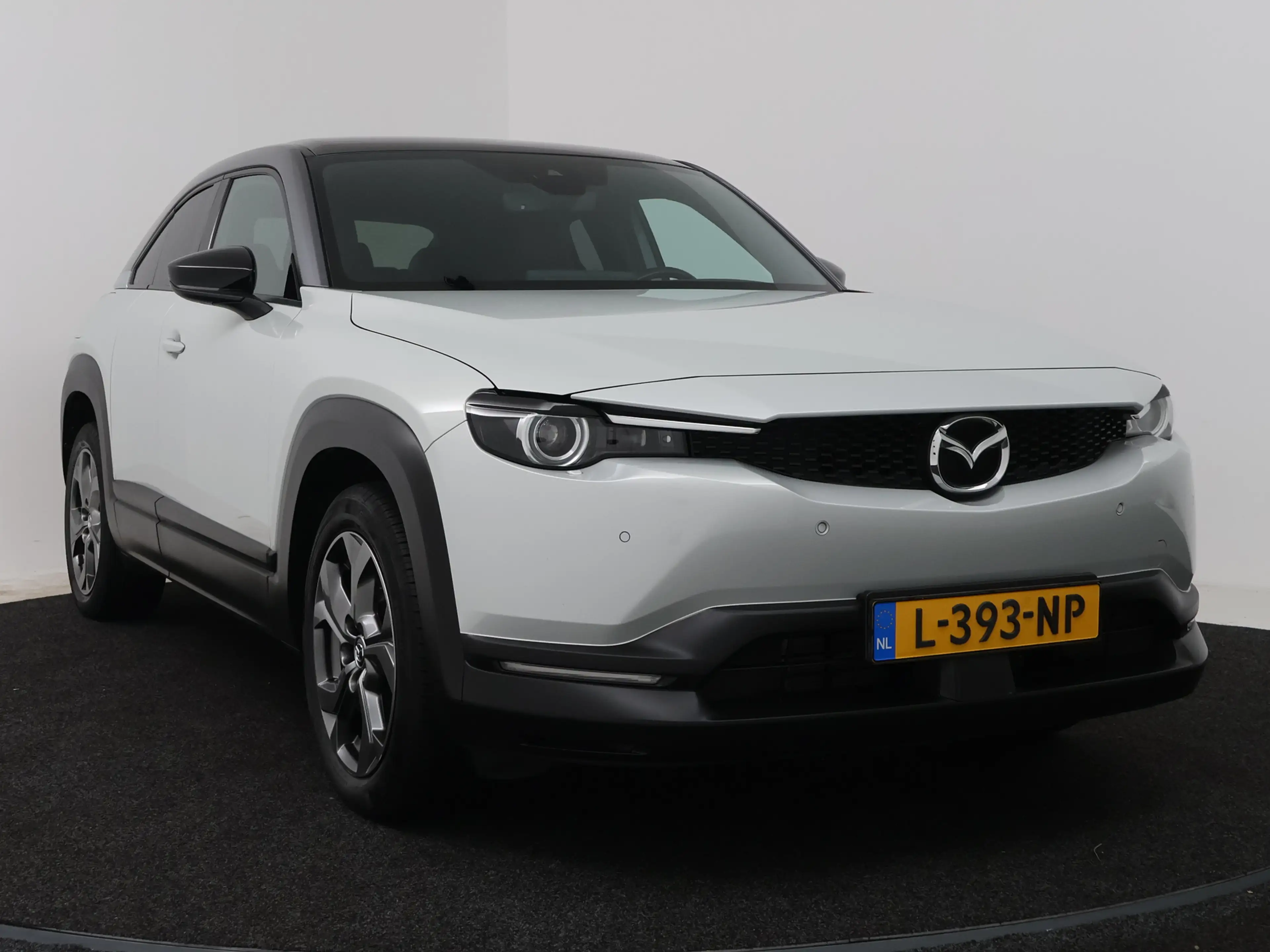 Mazda MX-30 e-SkyActiv 145 Comfort 36 kWh Onderweg-naar-dealer — photo 15