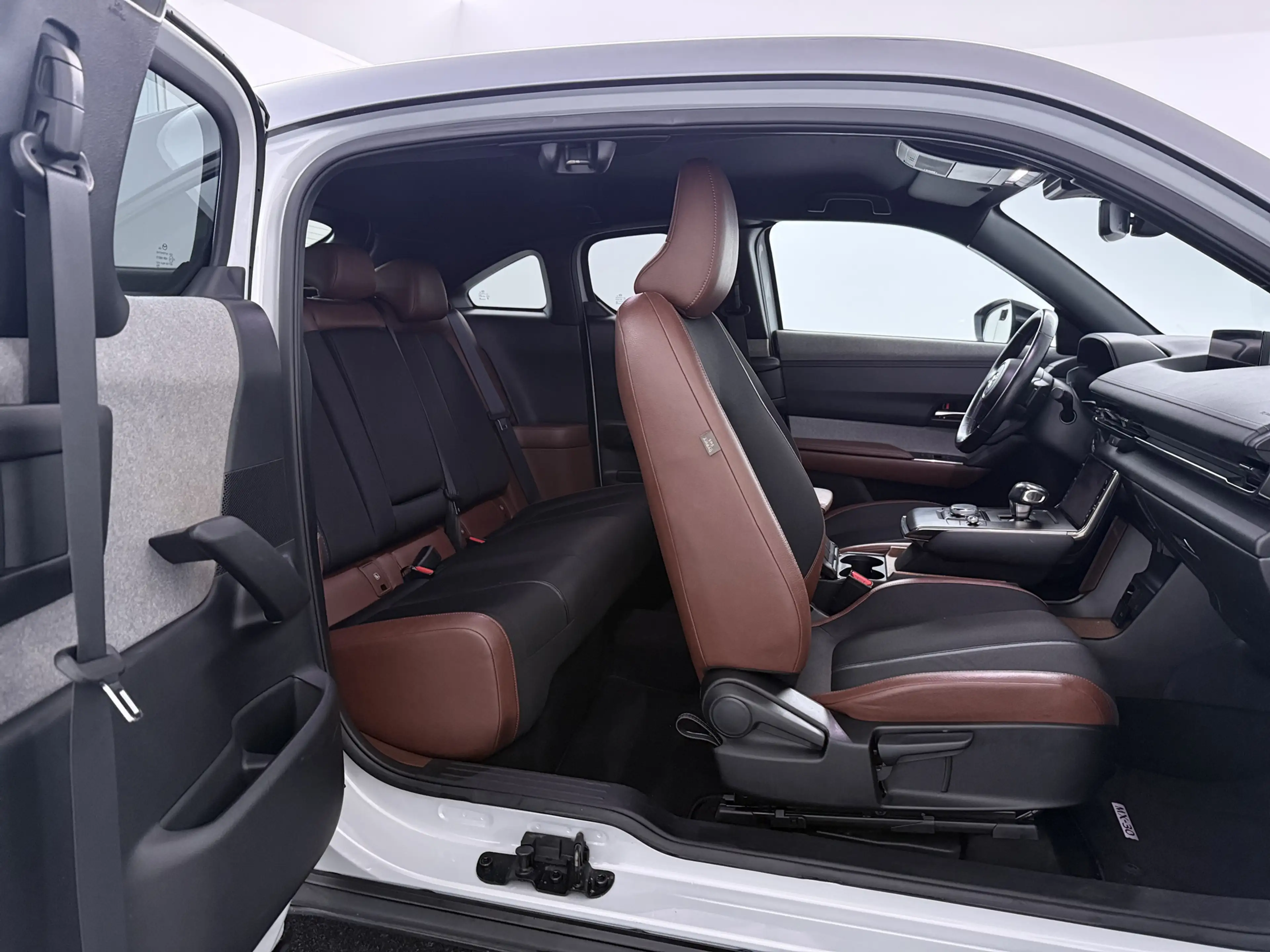 Mazda MX-30 e-SkyActiv 145 Comfort 36 kWh Onderweg-naar-dealer — photo 8