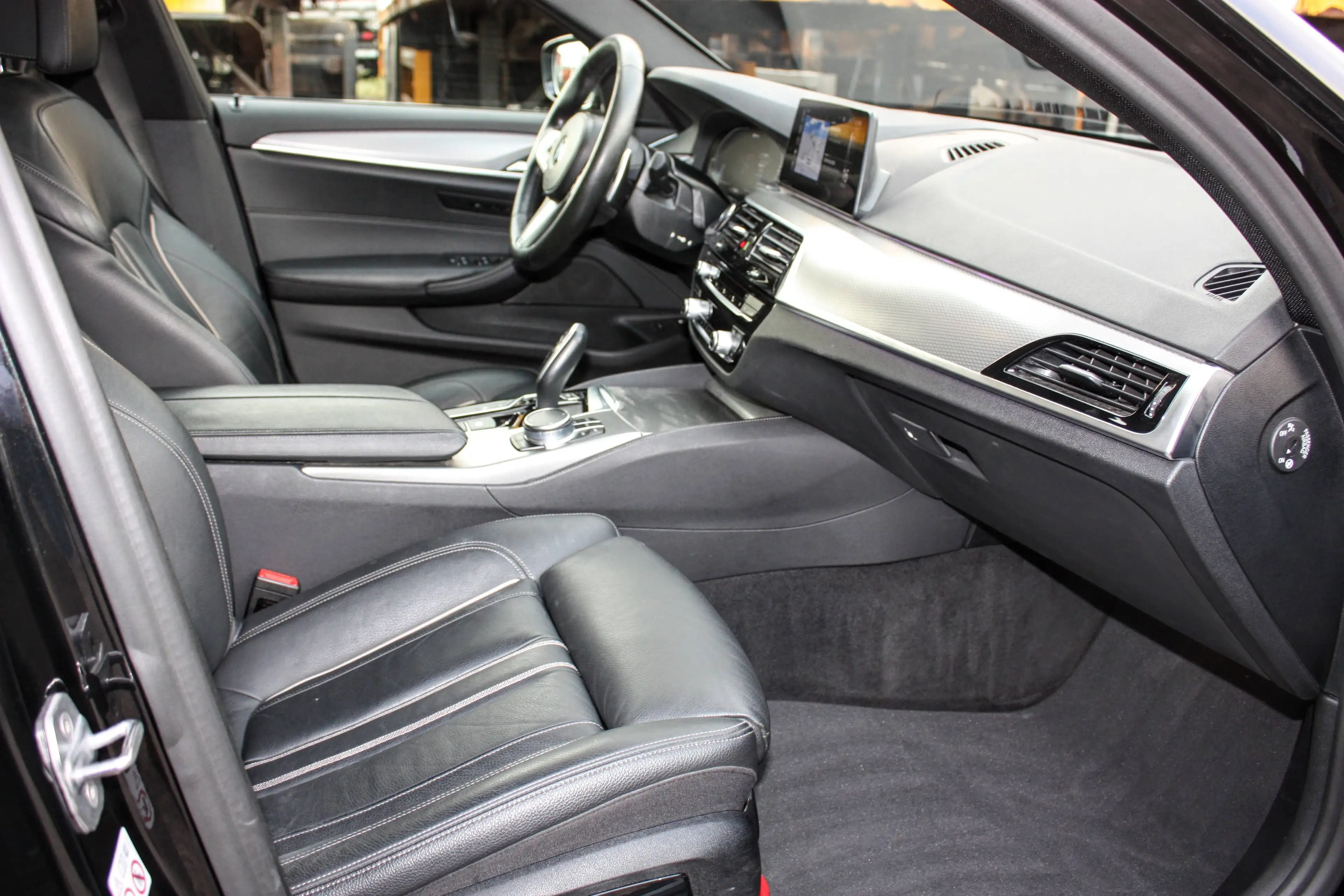 BMW 530 530e/ iPermormance M Sport/ Shadow Line/ Adatpive LED/ Navi Pro — photo 12