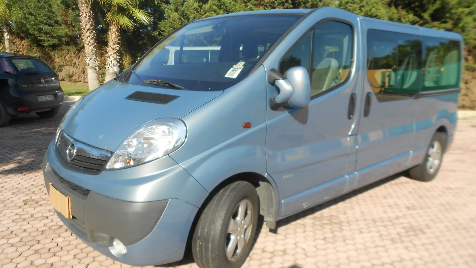 Opel Vivaro 2°SERIE - 2.0 CDTI 120CV PL COMBI 9 POSTI Kék - 1