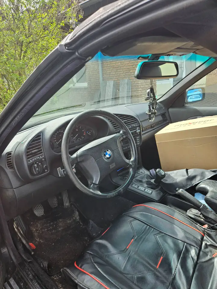 BMW 320i, foto 6