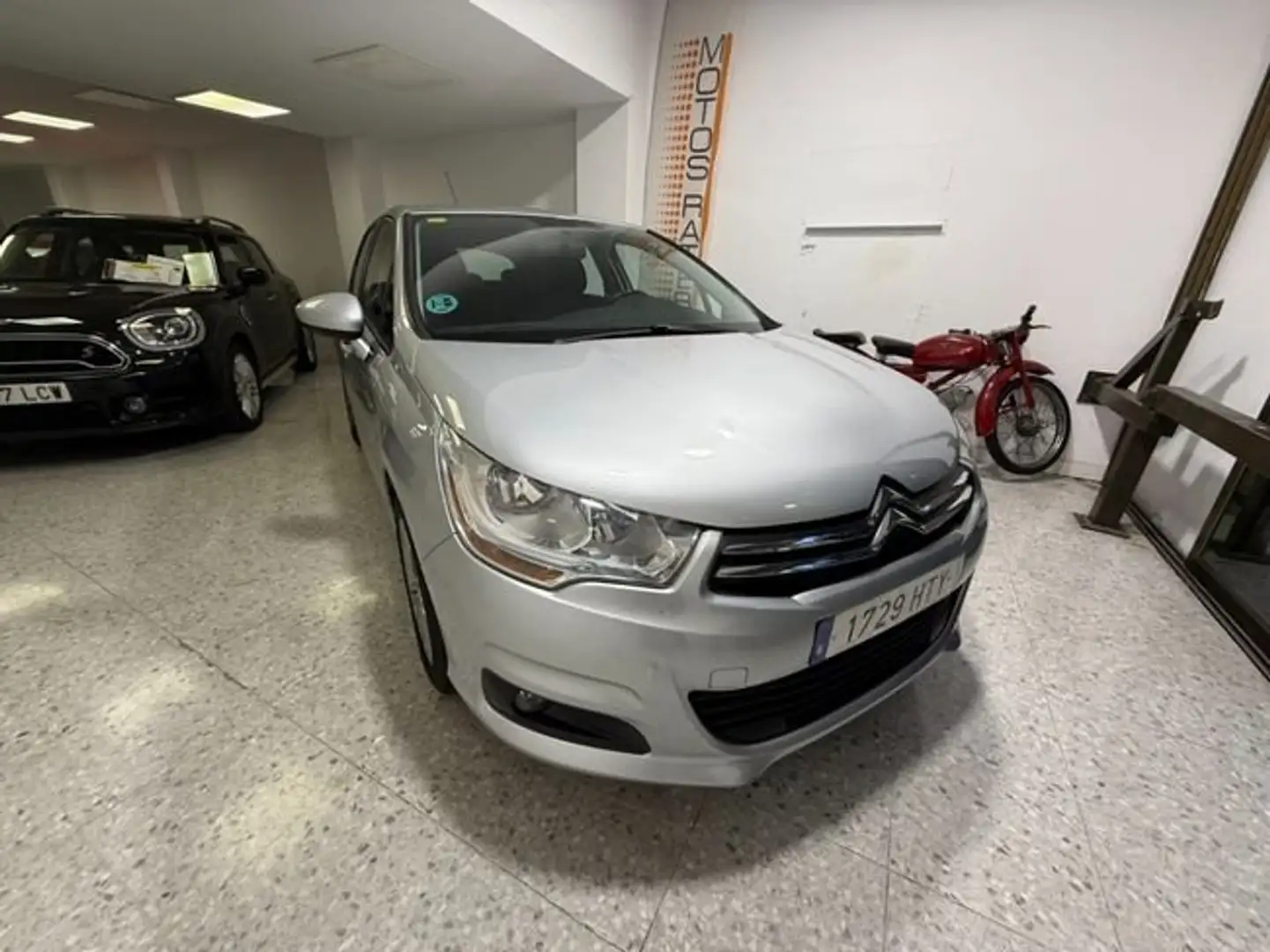 Citroen C4 Tonic Silber - 2