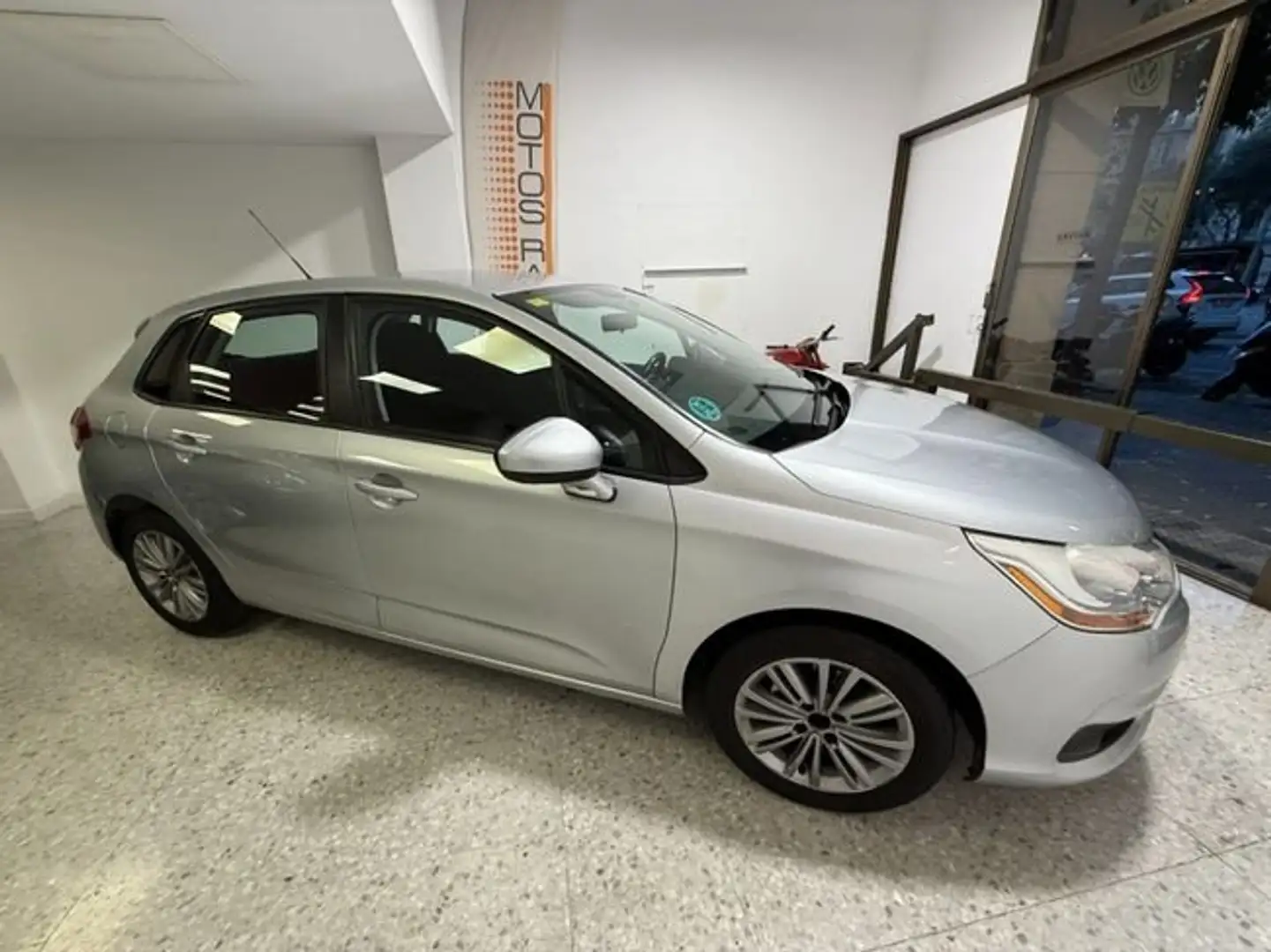 Citroen C4 Tonic Silber - 1
