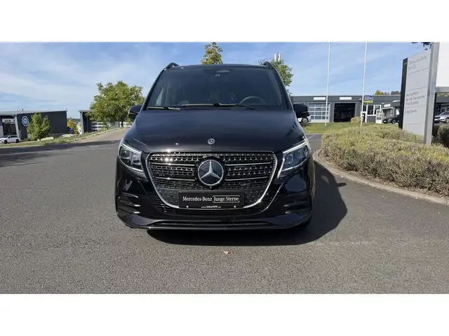 Mercedes-Benz V-Class view 2