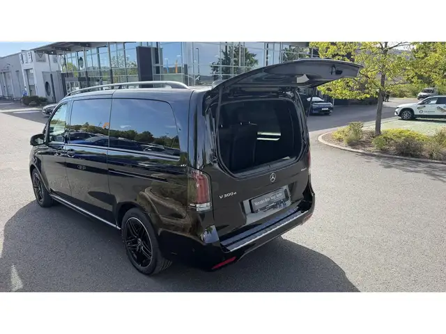 Mercedes-Benz V-Class view 6