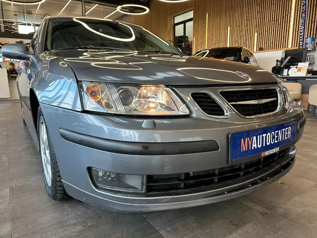 Saab 9-3 view 3