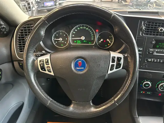 Saab 9-3 view 7