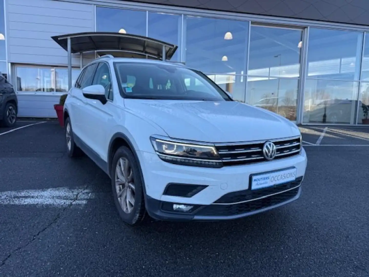 Volkswagen Tiguan 2.0 TDI 150ch Carat 4Motion DSG7 Weiß - 2