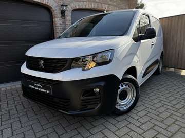 | BTW INCL | NAVI | CARPLAY | PDC | A/C |