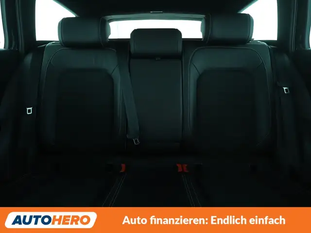 Volkswagen Passat view 11
