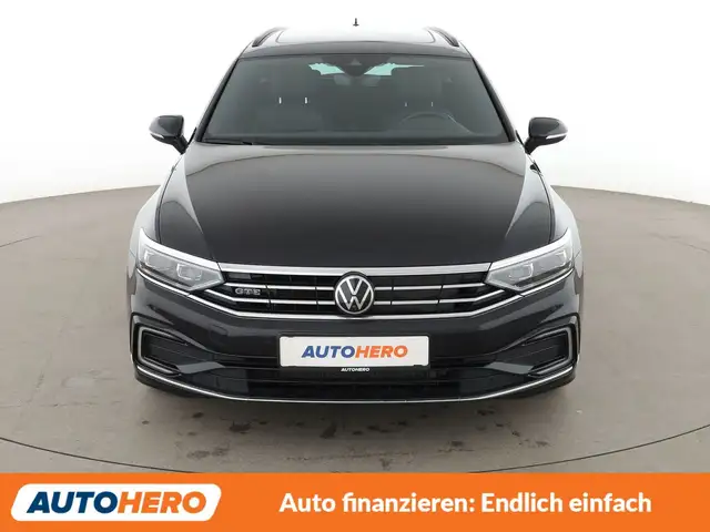 Volkswagen Passat view 9