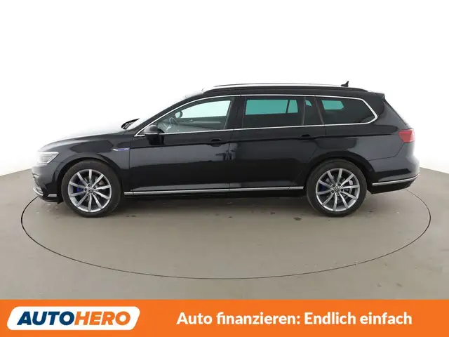 Volkswagen Passat view 3