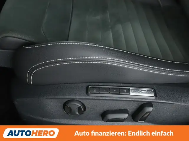 Volkswagen Passat view 24