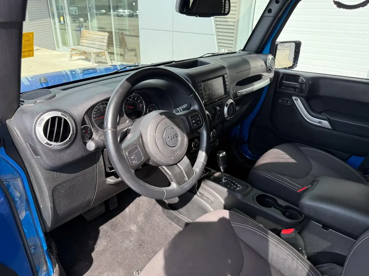 Jeep Wrangler снимка Jeep Wrangler