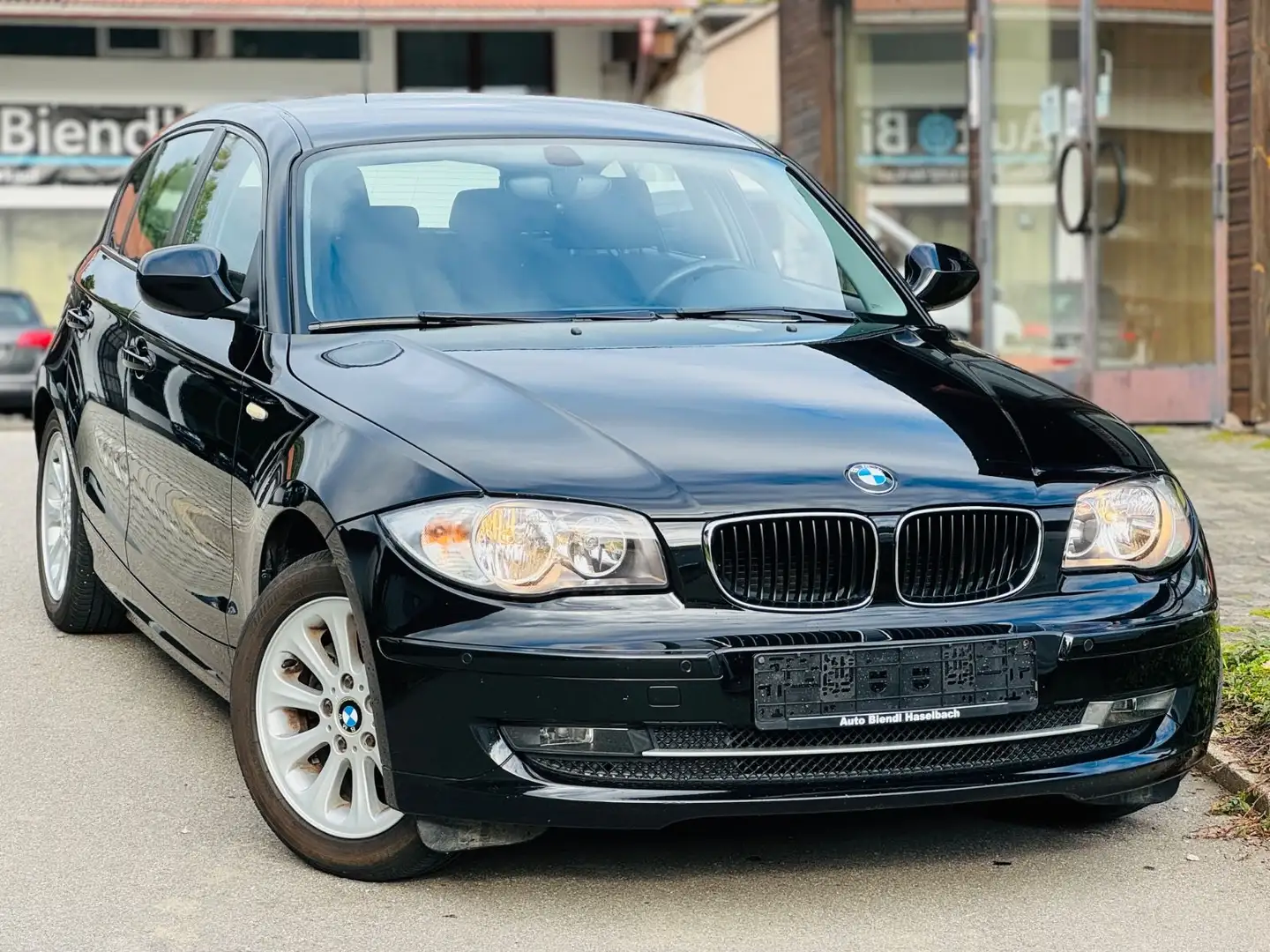 BMW 116 Baureihe 1 Lim. 116i Tüv NEU Noir - 1