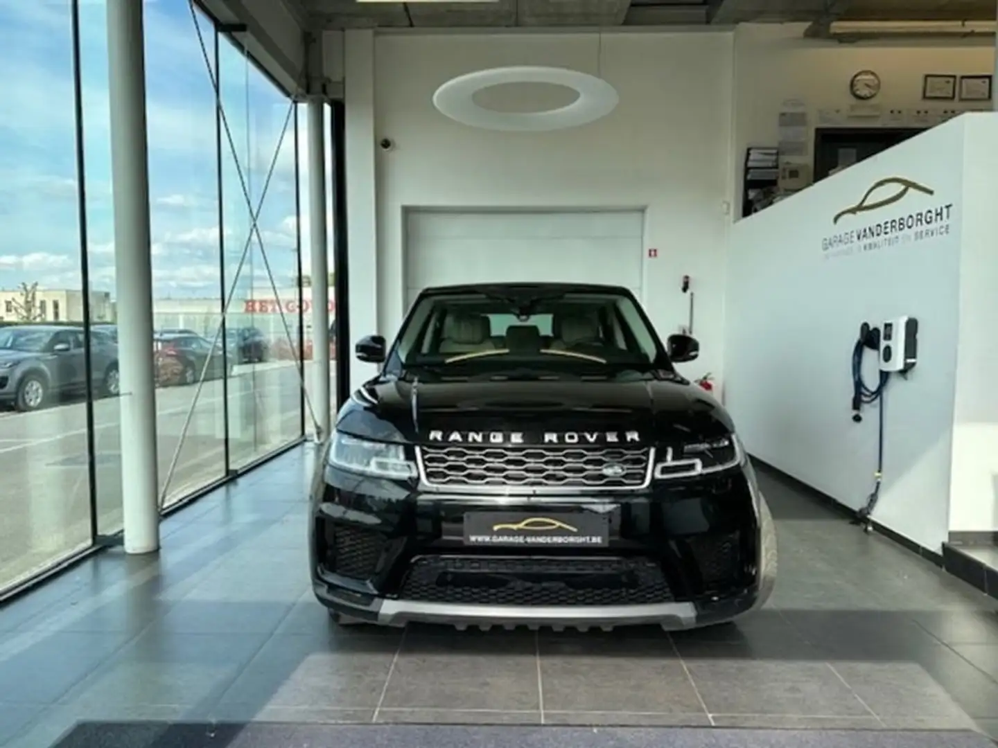 Land Rover Range Rover Sport SE BENZINE AWD AUTOMAAT Zwart - 2