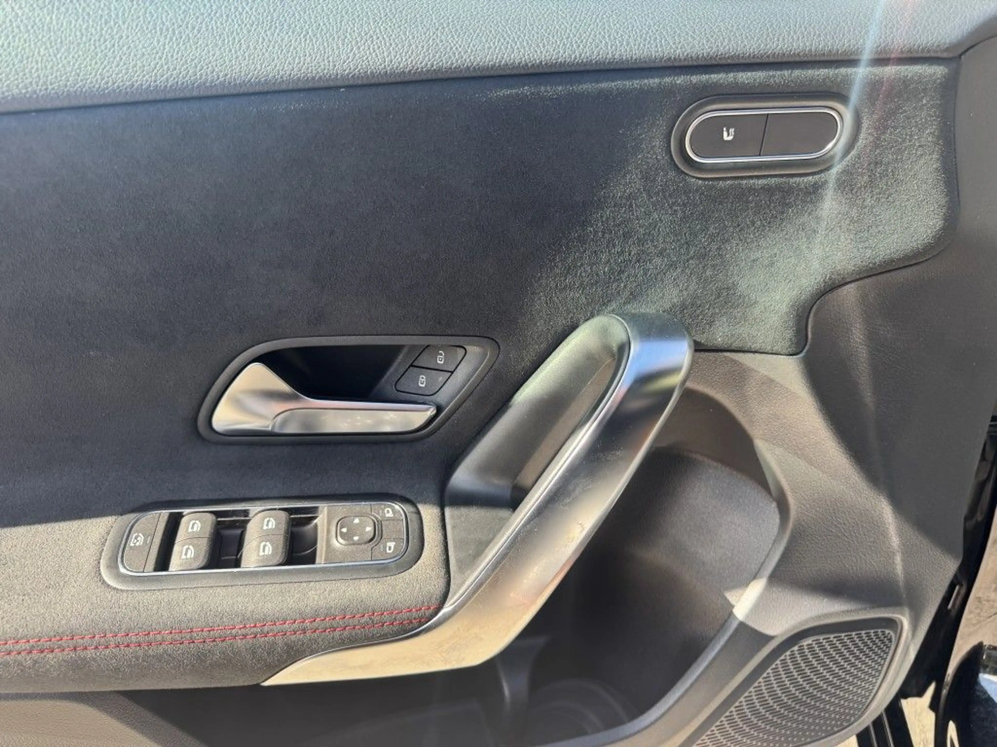 Mercedes-Benz A 200 7G-DCT AMG Line — photo 13