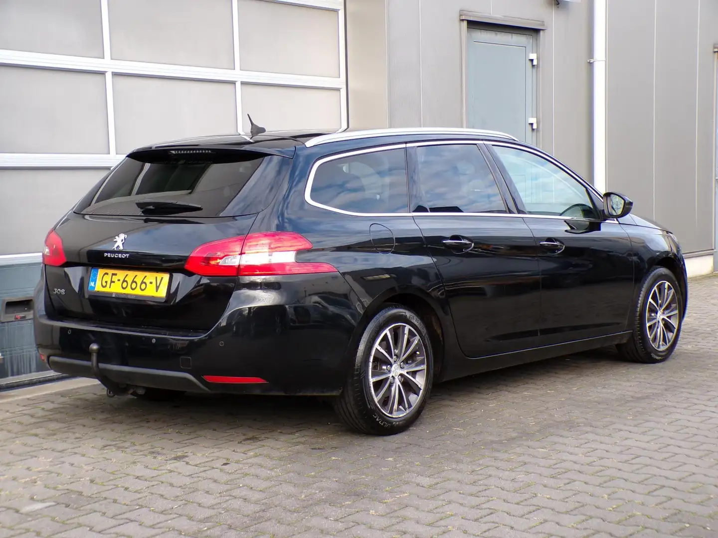 Peugeot 308 SW 1.2 PureTech Blue Lease Premium Leer/Stoelverw! Noir - 2