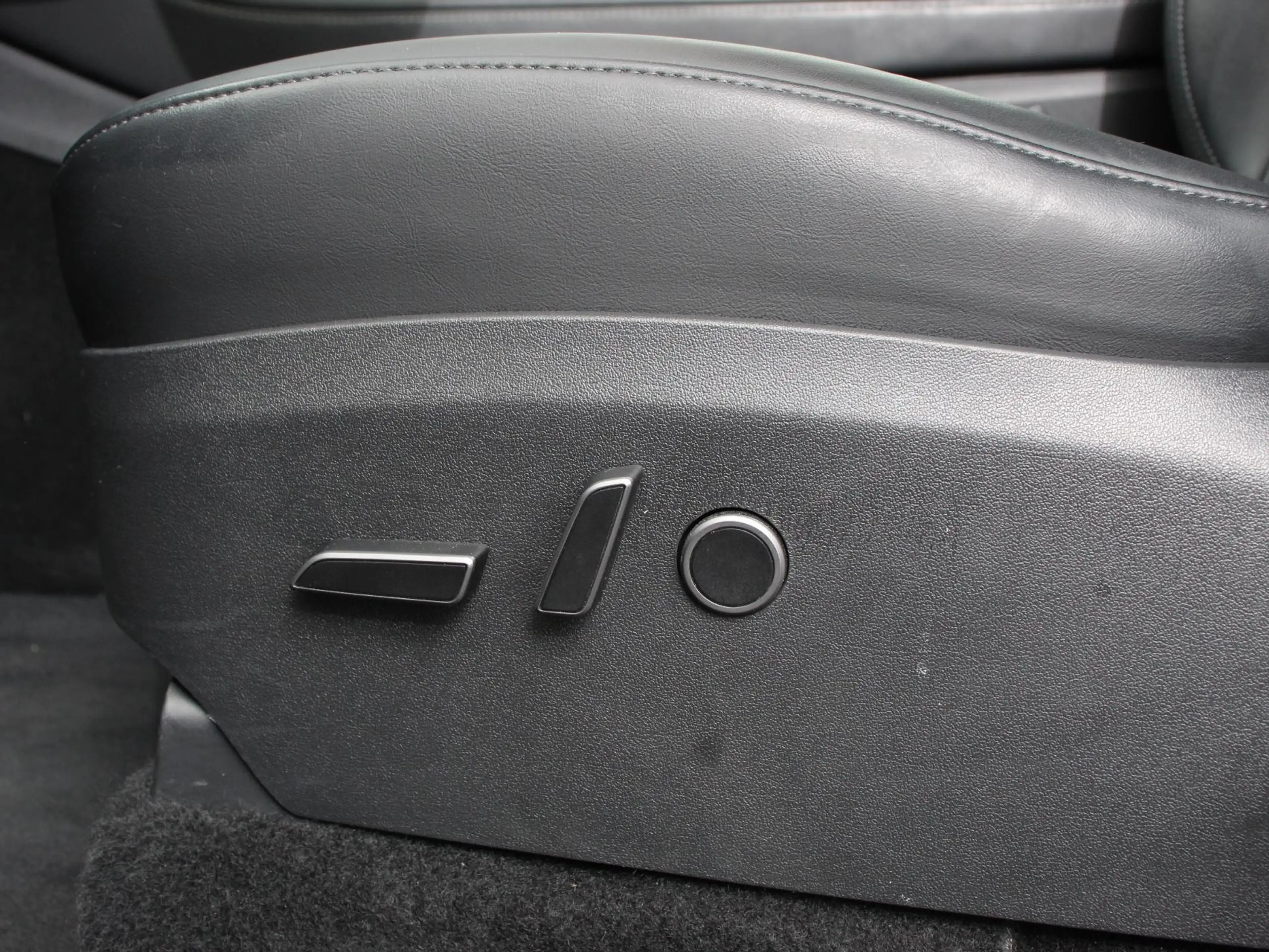 Tesla Model Y Long Range AWD 75 kWh Climate control Adaptieve cr — photo 14