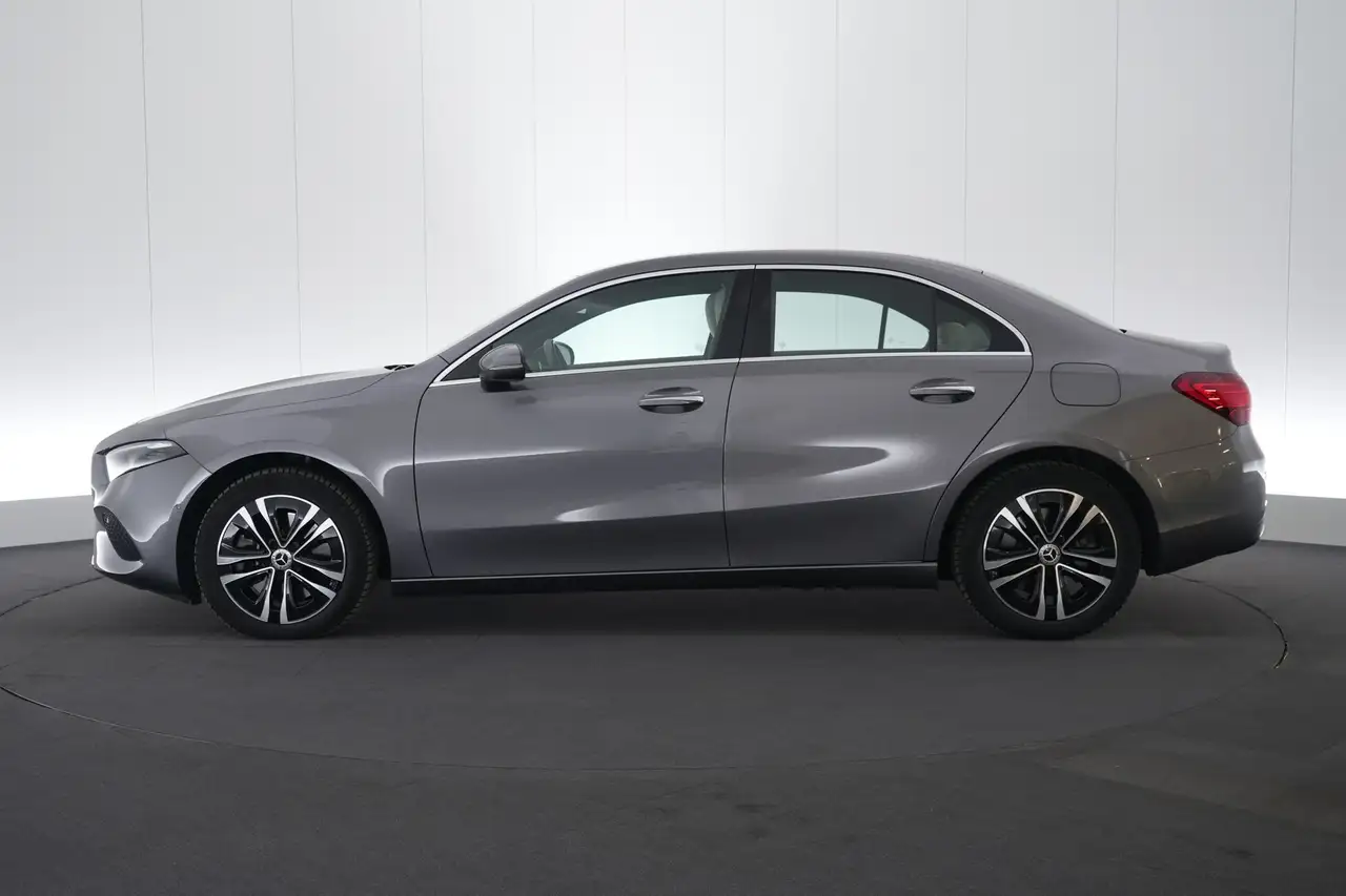 Mercedes-Benz A-Class Sedan 250e PHEV LEDER/CUIR LED GPS PDC CAM Carplay, миниатюра 11