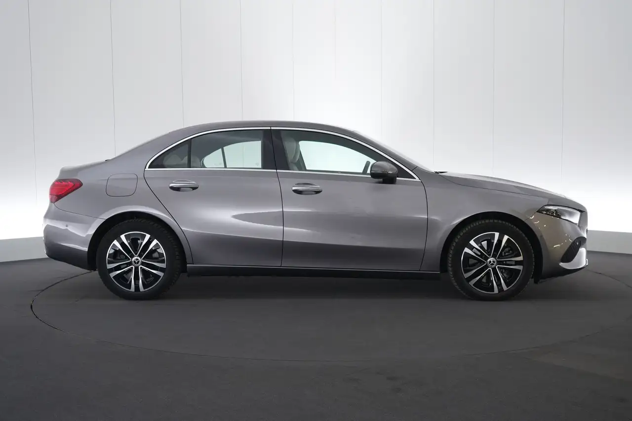 Mercedes-Benz A-Class Sedan 250e PHEV LEDER/CUIR LED GPS PDC CAM Carplay, миниатюра 5